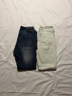 Men’s Jeans 2p Bundle Size 30 – Steve’s jeans Blue & Forever 21 White Distressed